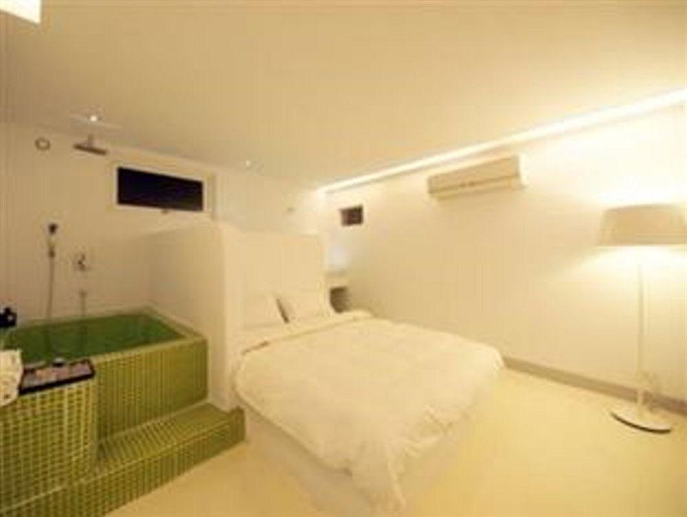 Kenting The House Bed & Breakfast Shanjiao Exterior photo